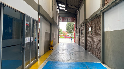 Venta Vitrina Bodega Comercial Bogotá, Americas