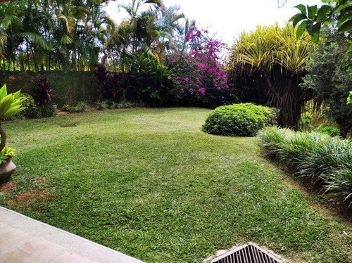 Imagen 9 de 26 de Venta Casa Remodelada Con Bellos Jardines En Calle Cerrada De La Lagunita