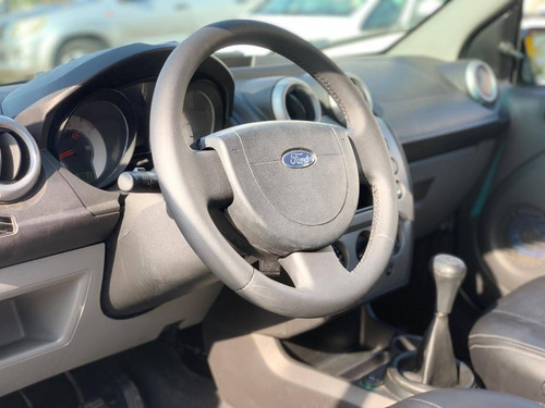 Ford Fiesta 1.6 Mpi Hatch 8v Flex 4p Manual
