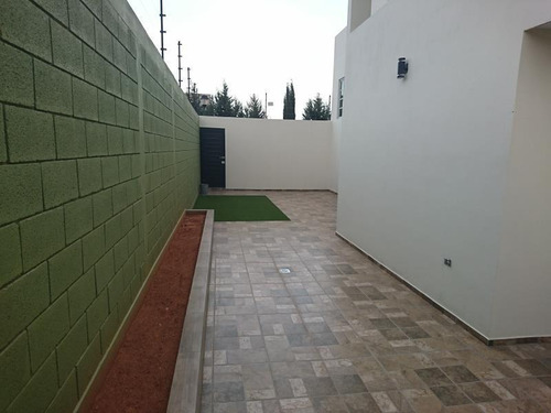Imagen 10 de 11 de Casa Sola En Venta Jardines Del Country
