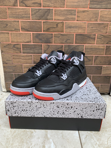 Jordan 4 Retro - Bred Reimagined - Talla 5 Mx / 7y