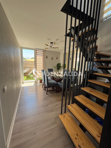 Casa En Venta De 3 Dorm. En Isla De Maipo