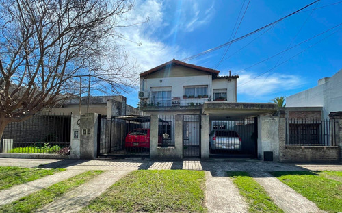 Venta Casa 3 Ambientes Ph Con Fondo Libre Y Cochera Castelar