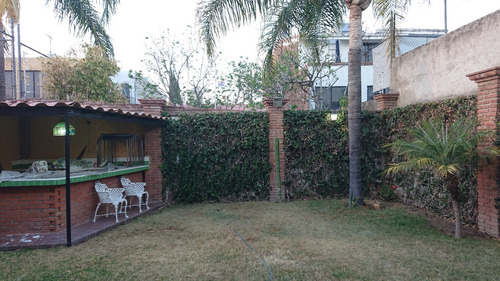 En Venta Casa De 3 Recámaras, 3 Cocheras, 2 1/2 Baños, Amplio Jardin Con Asador Techado, Cuarto De Lavado En La Concepción Ii