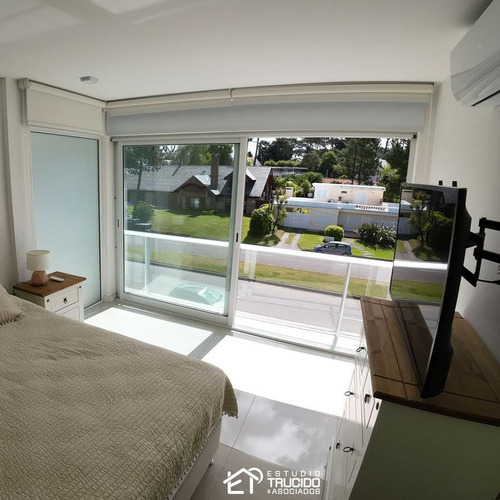Imagen 5 de 14 de Alquiler Temporal ! Parada 18 Playa Mansa, 1 Dormitorio, Balcón, Excelentes Amenities.