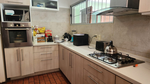 Dueña Vende Casa En Costa Azul, Frente Al Mar