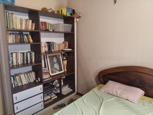José Trivero Vende Vende Espectacular Quinta Con Acabados De Lujo. Cuenta Con Parrillera Y Balcon