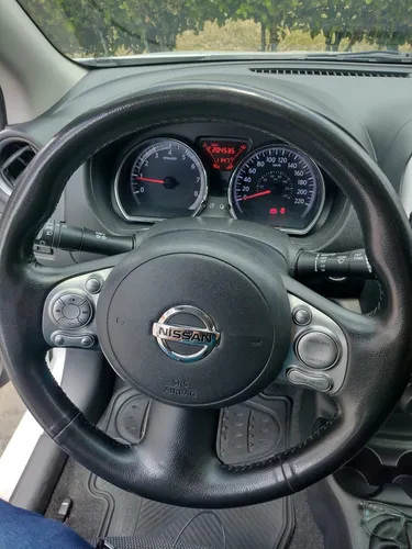 Nissan Versa 1.6 Advance