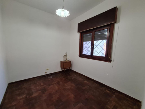 Imagen 3 de 9 de Casa Americana En Venta En Ituzaingo Con Tres Dormitorios