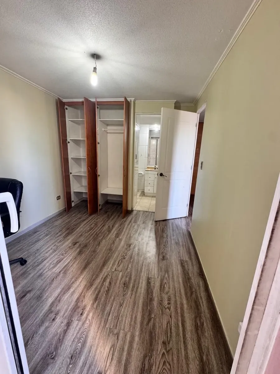 Imagen 5 de 8 de Departamento Con Balcón A Pasos De Metro Quinta Normal | Sa
