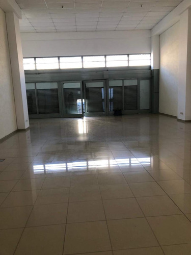 Imagen 5 de 13 de Centro - Local Comercial De 200m2 Sobre Rivera Indarte