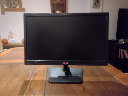 Monitor Led Lg 19en33 Para Reparar O Usar Como Repuesto Negro (Usado)