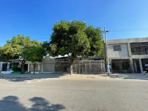 Casa Con Local Comercial