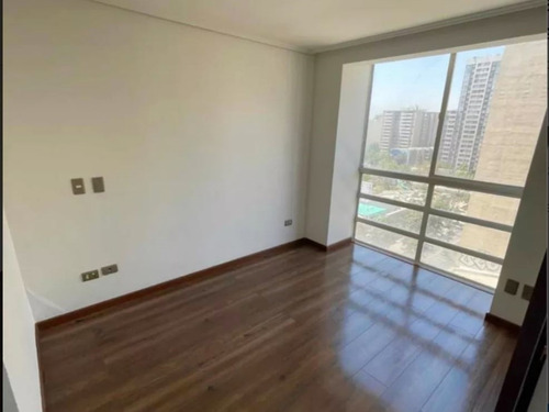 Piso 6 - Calle Lira .
