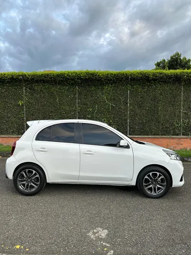 Nissan March 1.6 Aut Advance Full Equipo Blindaje 2 Plus