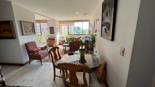 Imagen 3 de 18 de Amplio Jardín Interior