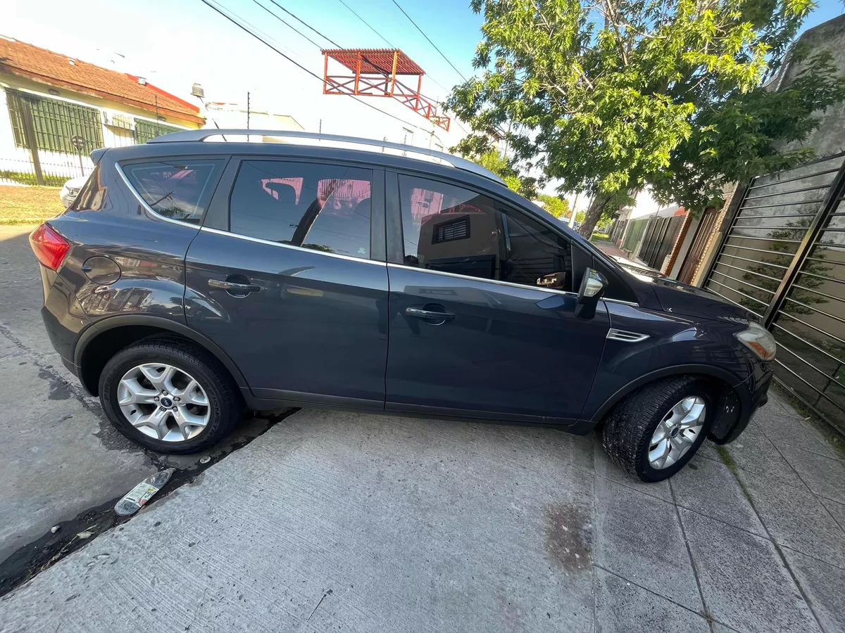 Ford Kuga 2.5 Titanium At 4x4 L (ku05)