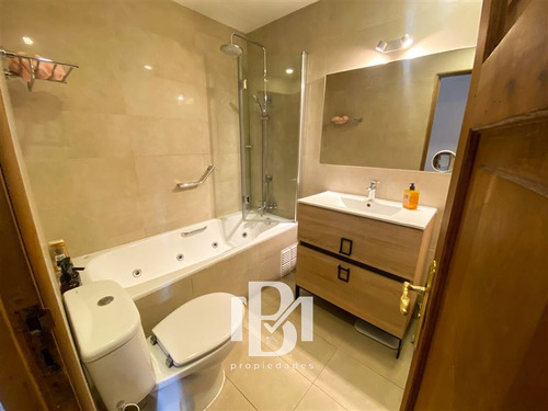 Casa En Venta De 4 Dorm. En Las Condes