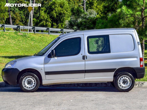 Imagen 2 de 25 de Peugeot Partner 1.6 M69 5 Pas | Permuta / Financia