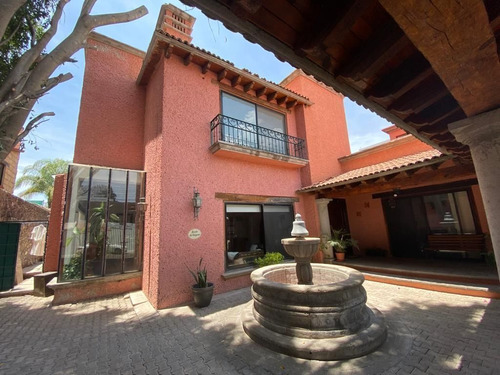 Casa En Venta En Jurica Con Seguridad