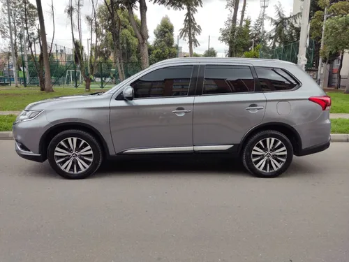 Mitsubishi Outlander 2.4 Kaiteki 4x4 7 Puestos