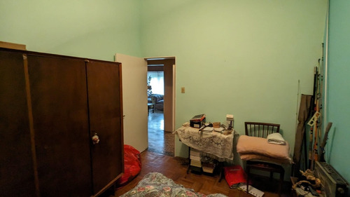 Dueño Vende 2 Casa En Un Solo Padron En Barrio Colón Cerca De Todos Los Servicios.