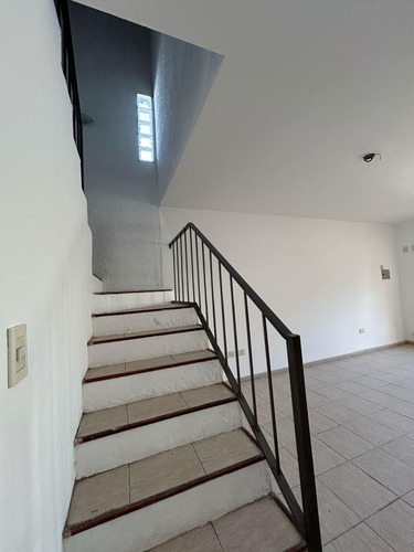 Dúplex En Venta De 2 Dormitorios C/ Cochera En Godoy Cruz