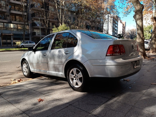 Volkswagen Bora 2.0 Trendline 115cv Tiptronic 2011
