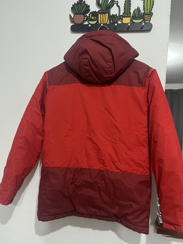 Chamarra Columbia Roja Acolchada Talla L (14-16) Niño (Usado)