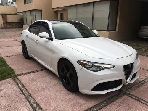 Alfa Romeo Giulia 2.0 Ti At