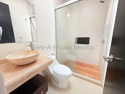 Casa En Renta En Zakia Querétaro. Sr