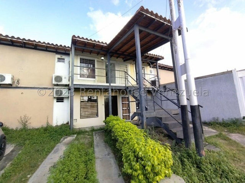 Traemos Para Ti Esta Increíble Oportunidad De Inversión! Se Vende Un Espacioso Apartamento En La Prestigiosa Urbanización De  Corinsa, Ubicada En Cagua. 24-12447 Gjg