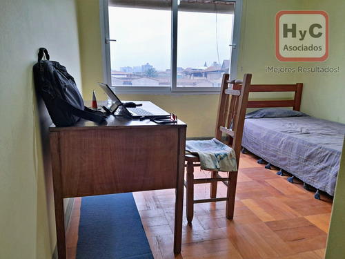 Venta Amplio Dpto De 5 Dorm. Y 2 Baños En Santiago