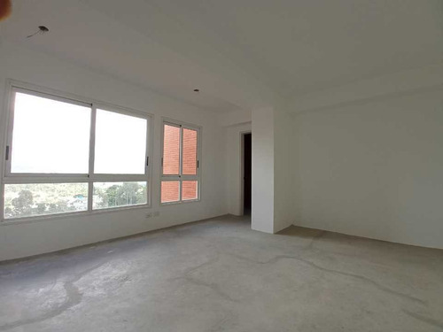 Imagen 13 de 20 de Se Vende Apartamento Ph Triplex De 334 M2 4h/4b/3p En Lomas Del Sol