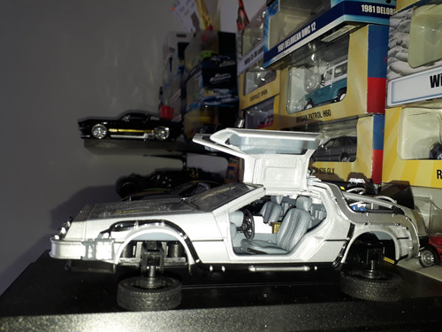 Delorean 1 24