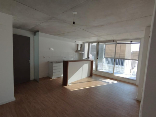 Imagen 4 de 18 de Alquiler Dos Dormitorios Barrio Sur, Terraza, A Metros De La Rambla