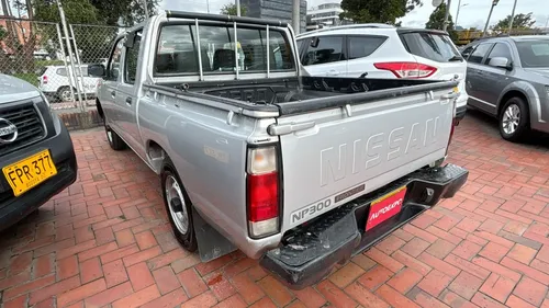 Nissan D22 Np 300 Dc 4x2 2015
