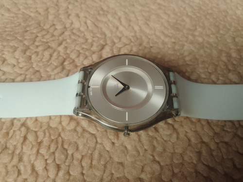 Reloj Para Mujer Swatch - Extra Chato Blanco Transparente Gris Claro Metalizado (Usado)