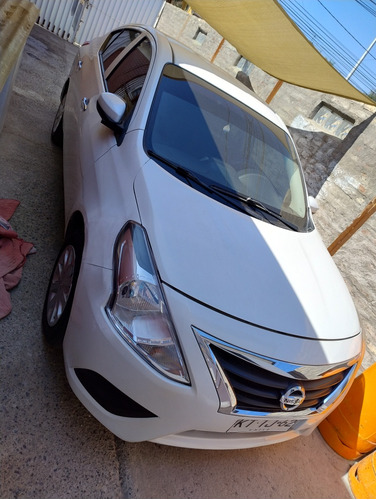 Nissan Versa  Sense Mt