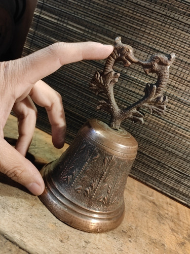 Imagen 1 de 10 de Antigua Campana De Bronce De Dragones