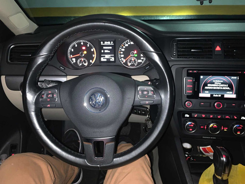 Imagem 6 de 11 de Volkswagen Jetta 2013 2.0 Tsi Highline 4p 200 Hp