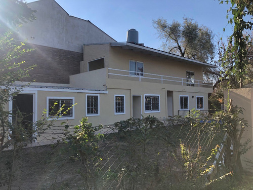 Imagen 2 de 22 de Casa Venta 4 Ambientes Del Viso 3 Deptos