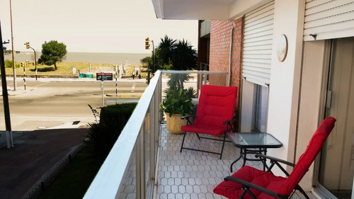 Precioso Apartamento En Excelente Zona De Malvin. Vista Al Mar Conterraza Al Frente. Liv Com, 3 Dorm. 2 Baños, Garage, Cocina Con Estar Integrado Gym, Piscina, Barbacoa, Vig 24hs