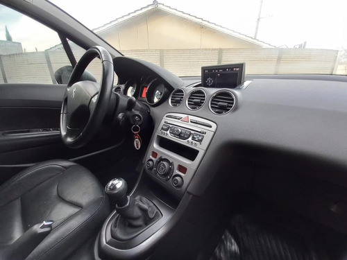 Peugeot 408 2.0 Allure 143cv