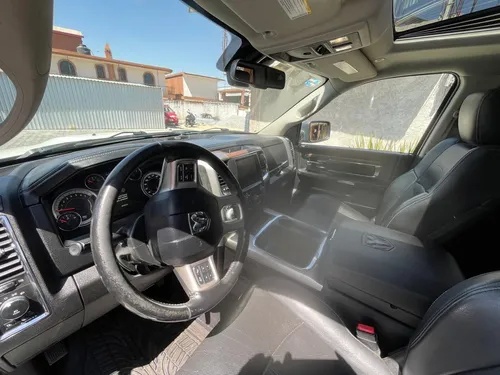 Dodge LARAMIE 5.7 Laramie Mcab 4x4 Mt