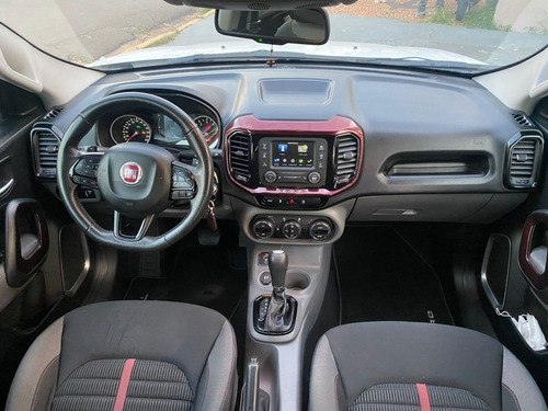 Imagem 10 de 11 de Fiat Toro Freedom Road 1.8 Automático