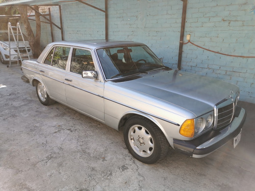 Imagen 3 de 15 de Mercedes Benz 240d