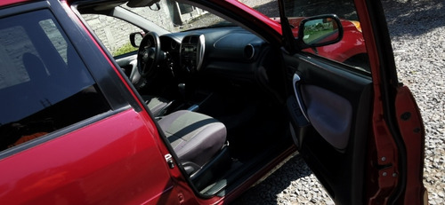 Imagen 10 de 12 de Toyota Rav4 2004 Vagoneta Base At