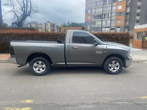 Dodge Ram 5.7 1500 Slt 4x2