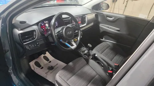 Kia Stonic Zenith Híbrido Mecánico 2022